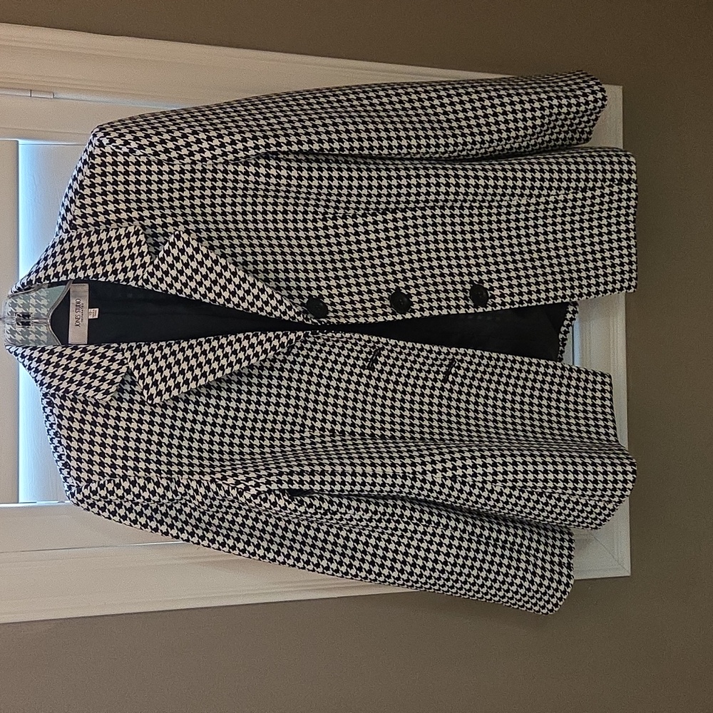 Jones Studio Classic Black & White Houndstooth Blazer • Size 12 • Tailored Fit